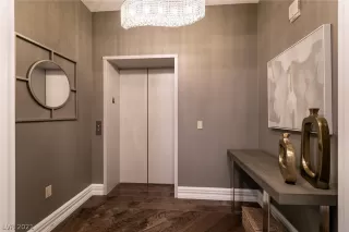 Photo #1: 2348556 Listing