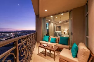 Photo #2: 2348556 Listing