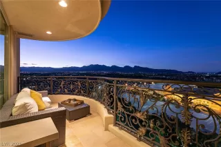 Photo #3: 2348556 Listing