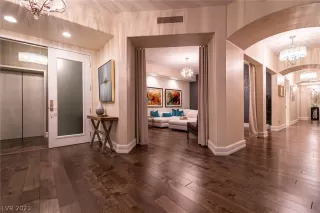 Photo #4: 2348556 Listing