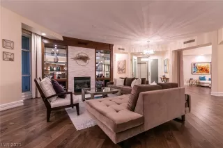 Photo #5: 2348556 Listing