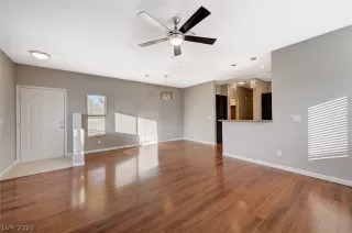 Photo #3: 2348585 Listing