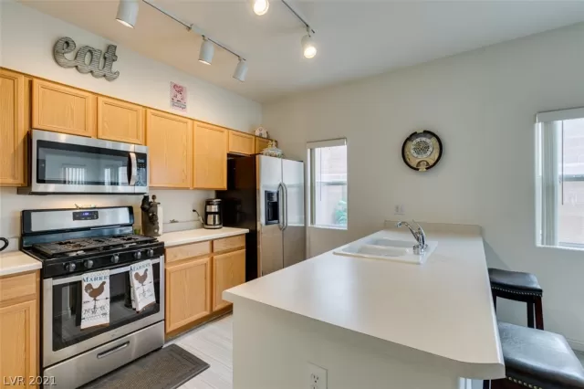 MLS: 2348614 Condo For Sale