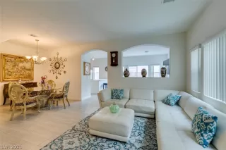 Photo #2: 2348614 Listing 