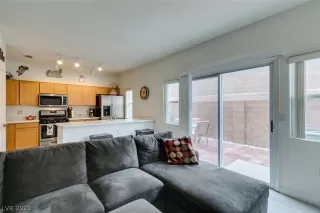 Photo #3: 2348614 Listing 