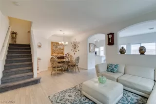 Photo #5: 2348614 Listing 