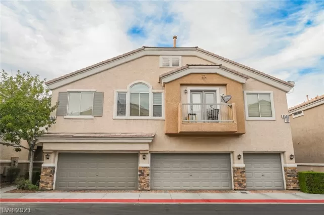 MLS: 2348622 Condo For Sale