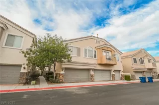 Photo #1: 2348622 Listing