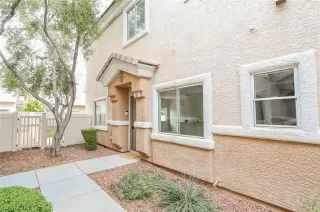 Photo #3: 2348622 Listing