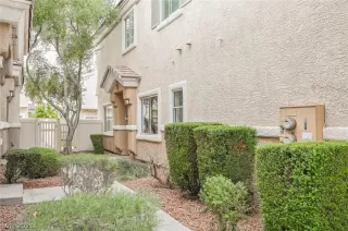 Photo #4: 2348622 Listing