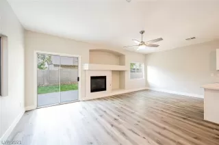 Photo #6: 2348622 Listing