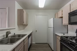 Photo #1: 2348623 Listing