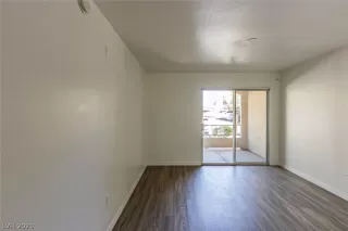 Photo #2: 2348623 Listing