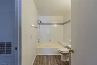 Photo #3: 2348623 Listing