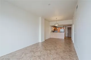 Photo #1: 2348637 Listing 