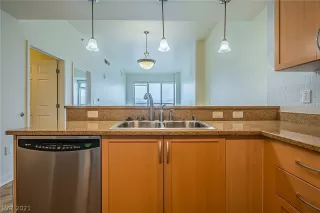 Photo #3: 2348637 Listing 