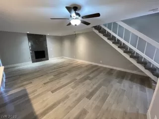 Photo #3: 2348641 Listing