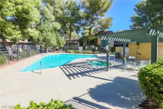 Photo #1: 2348652 Listing 