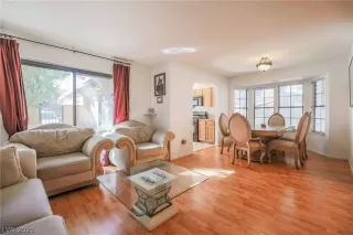 Photo #6: 2348652 Listing 