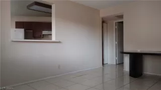 Photo #2: 2348702 Listing 