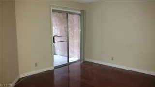 Photo #5: 2348702 Listing 