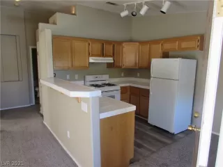Photo #4: 2348706 Listing 