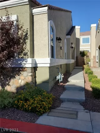 Photo #1: 2348730 Listing 