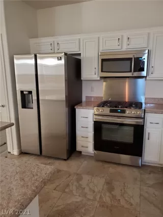 Photo #5: 2348730 Listing 