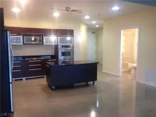 Photo #3: 2348755 Listing 