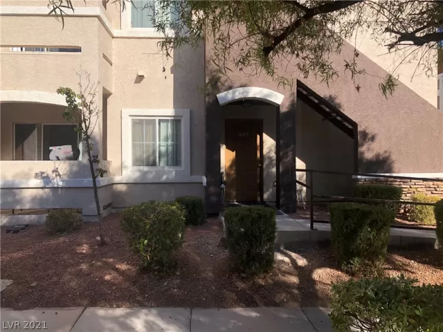 MLS: 2348760 Condo For Sale