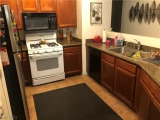 Photo #4: 2348760 Listing 