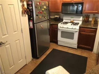 Photo #5: 2348760 Listing 