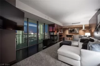 Photo #3: 2348793 Listing