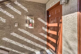 Photo #4: 2348810 Listing