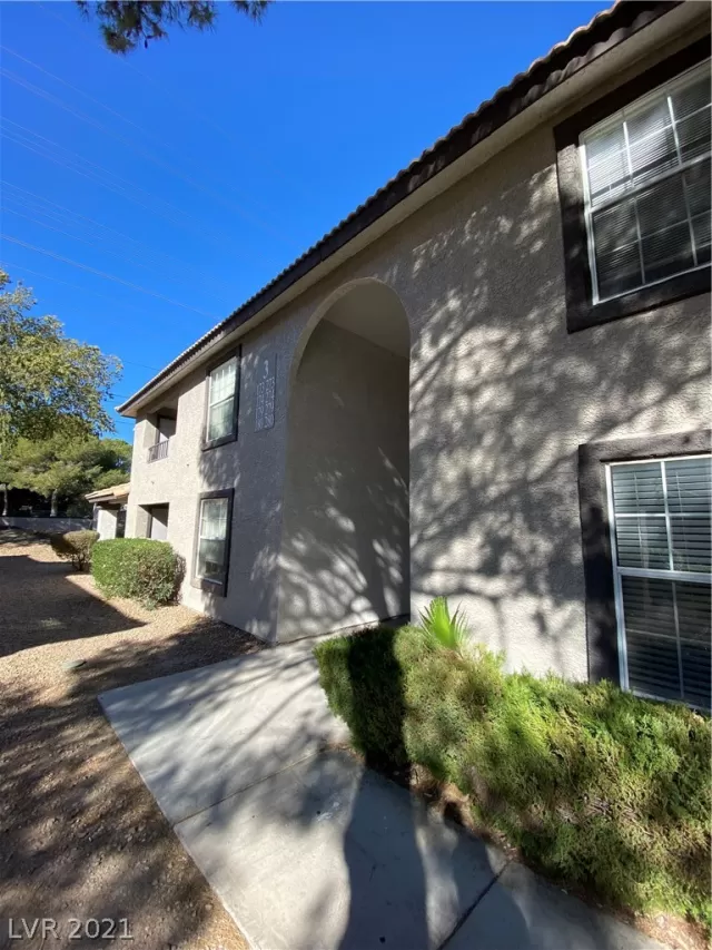 MLS: 2348847 Condo For Sale