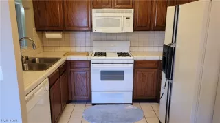 Photo #6: 2348849 Listing 