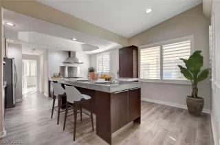 Photo #1: 2348851 Listing