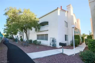 Photo #2: 2348852 Listing