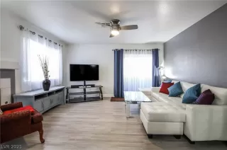 Photo #3: 2348852 Listing