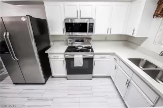 Photo #6: 2348852 Listing