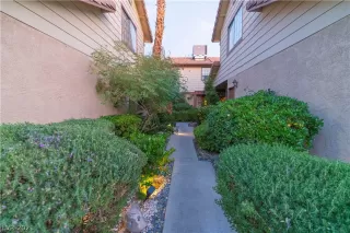 Photo #1: 2348863 Listing 