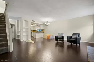 Photo #5: 2348863 Listing 