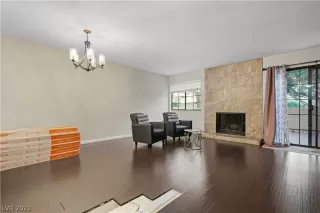 Photo #6: 2348863 Listing 
