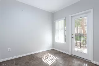 Photo #4: 2348864 Listing