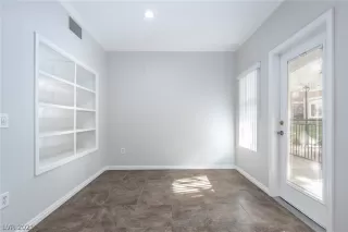 Photo #6: 2348864 Listing