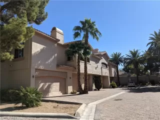 Photo #1: 2348874 Listing