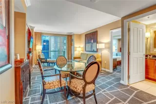 Photo #2: 2348877 Listing