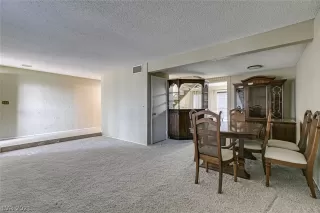 Photo #3: 2348880 Listing