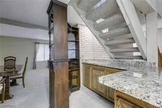 Photo #4: 2348880 Listing