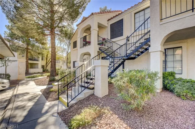 MLS: 2348904 Condo For Sale